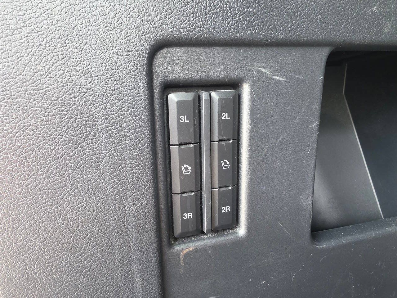 Used 2023 Ford Expedition Limited AWD/4WD image 43