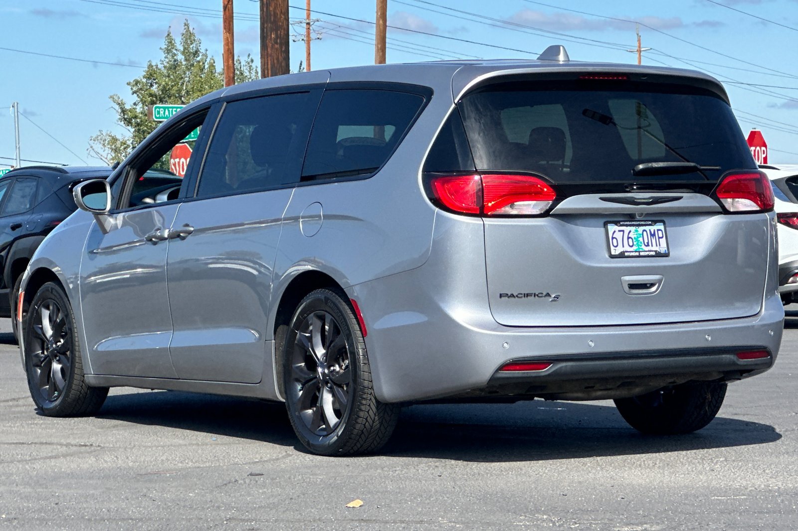 Used 2020 Chrysler Pacifica Touring w/ S Appearance Package FWD image 6