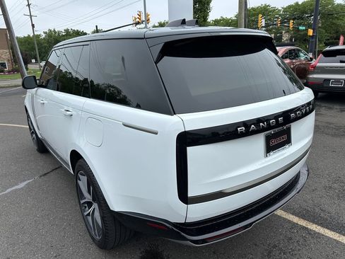 Used 2025 Land Rover Range Rover SE AWD/4WD image 18