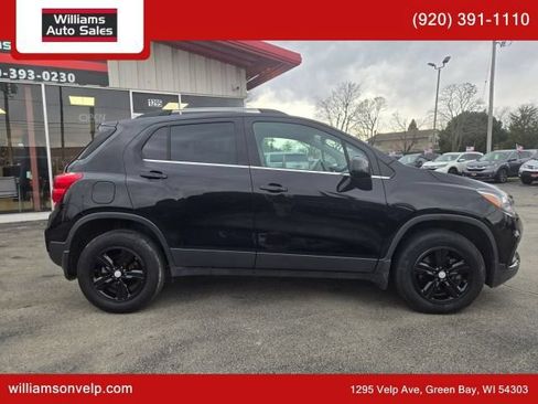 Used 2020 Chevrolet Trax LT w/ LPO, Protection Package AWD/4WD image 2
