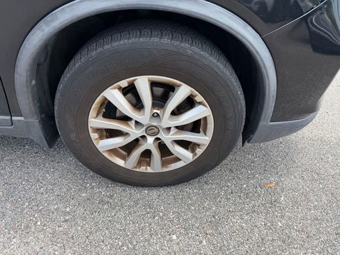 Used 2019 Nissan Rogue SV FWD image 4