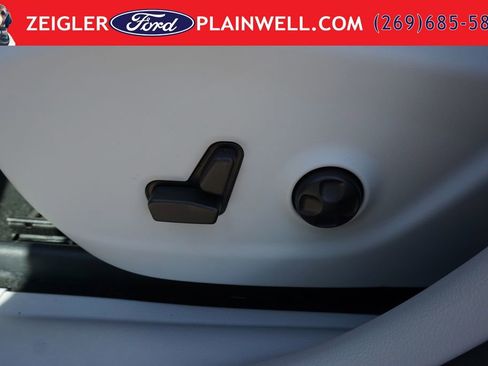 Used 2021 Jeep Cherokee Latitude Plus AWD/4WD image 17