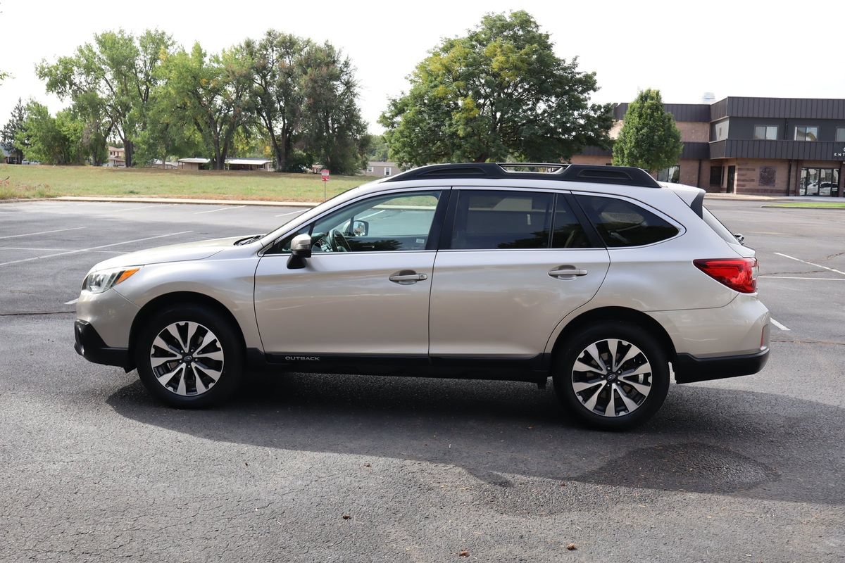 Used 2016 Subaru Outback 2.5i Limited AWD/4WD image 9
