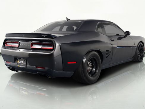 Used 2016 Dodge Challenger SRT Hellcat image 12