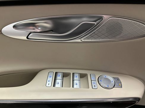 Used 2023 Genesis GV70 2.5T image 12