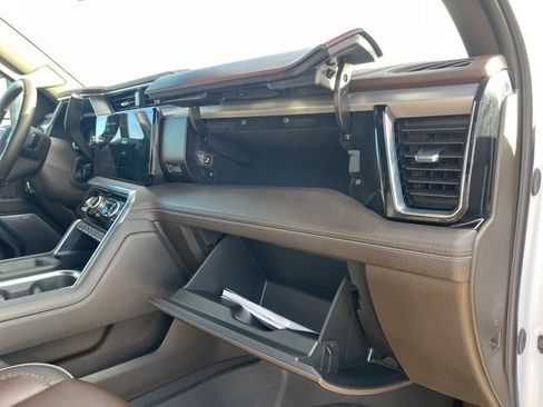 Used 2024 GMC Sierra 3500 Denali image 58