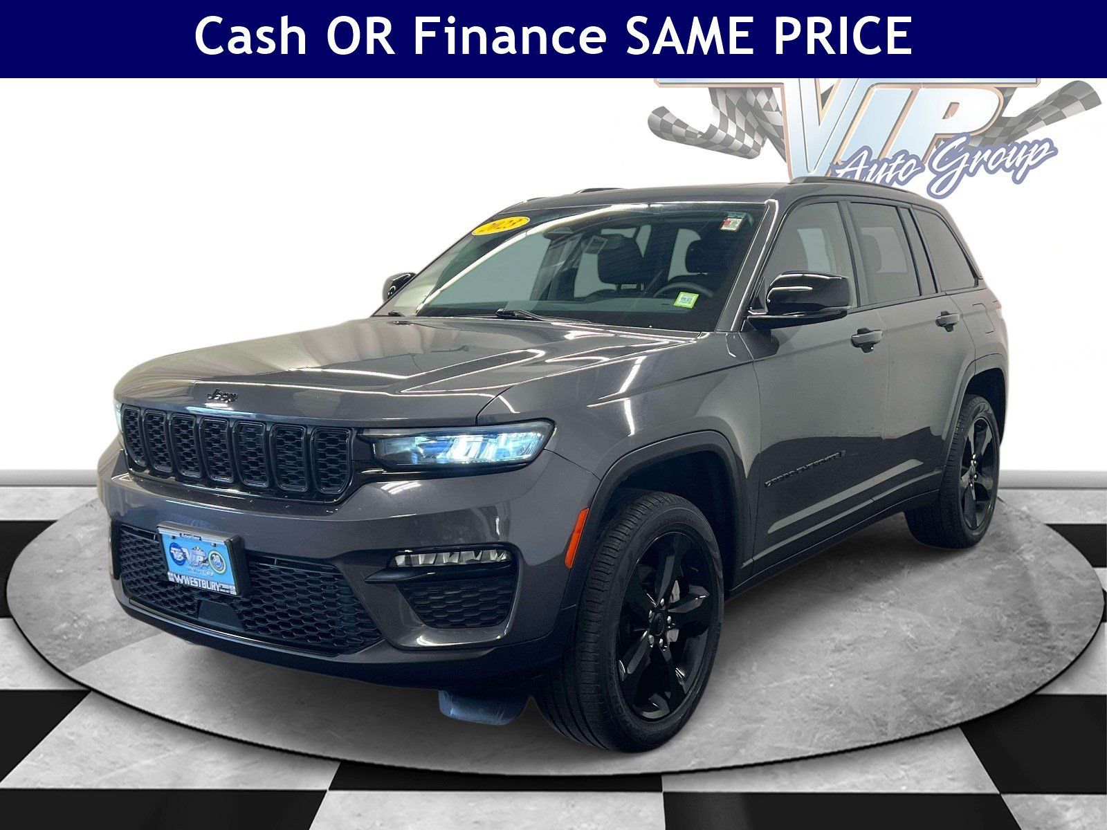 Used 2023 Jeep Grand Cherokee Limited w/ Black Appearance Package AWD/4WD image 4