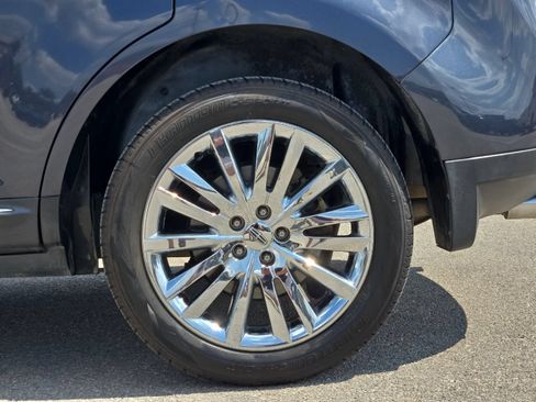 Used 2014 Lincoln MKX FWD w/ Equipment Group 102A image 24