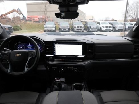 Used 2024 Chevrolet Silverado 1500 ZR2 w/ Technology Package image 14