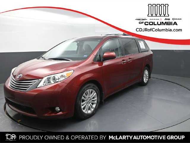 Used 2017 Toyota Sienna XLE w/ Outdoor Package FWD 360° Tour