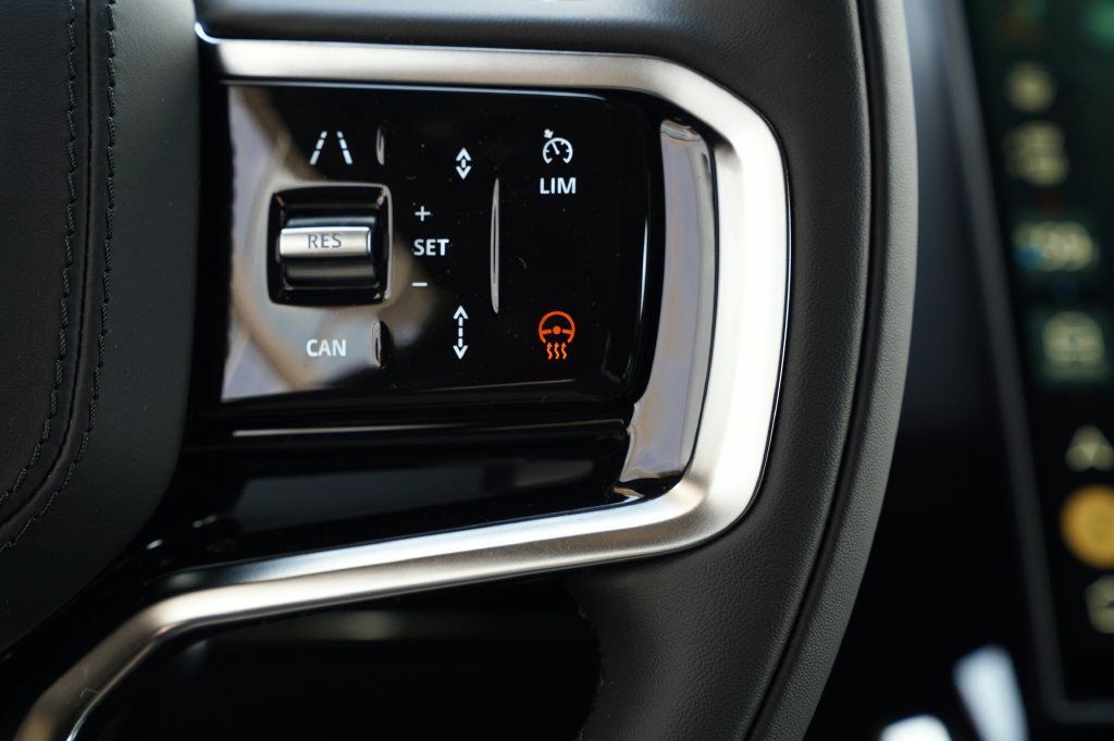 New 2026 Land Rover Range Rover Sport SE AWD/4WD image 17