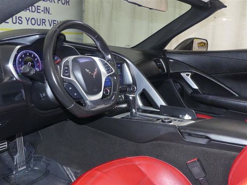 Used 2019 Chevrolet Corvette Stingray Coupe w/ Carbon Flash Badge Package RWD image 22