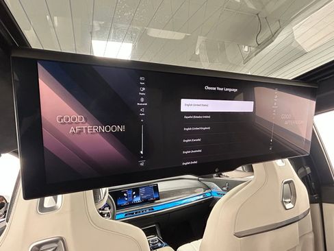 Used 2023 BMW 760i xDrive image 34