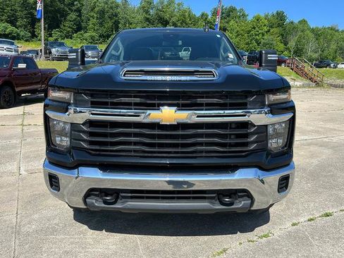Used 2024 Chevrolet Silverado 2500 LT image 3