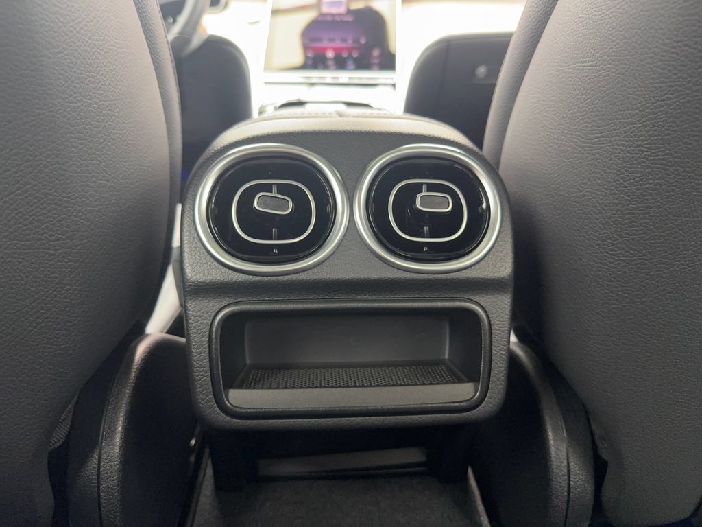 Used 2025 Mercedes-Benz C 300 4MATIC Sedan image 35