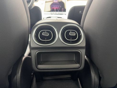 Used 2025 Mercedes-Benz C 300 4MATIC Sedan image 35