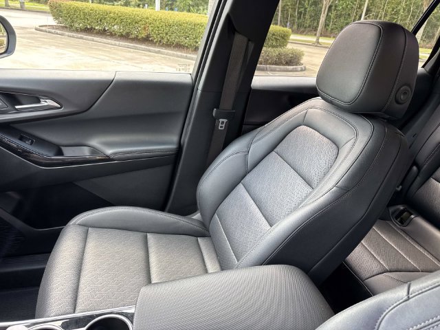 Used 2025 Chevrolet Equinox LT w/ Convenience Package II FWD image 16