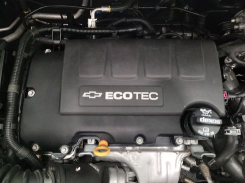 Used 2020 Chevrolet Sonic LT FWD image 30