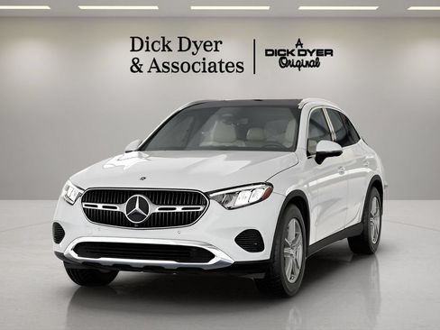 Used 2026 Mercedes-Benz GLC 300 image 32
