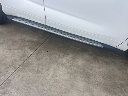 Used 2025 Toyota Highlander XLE image 8