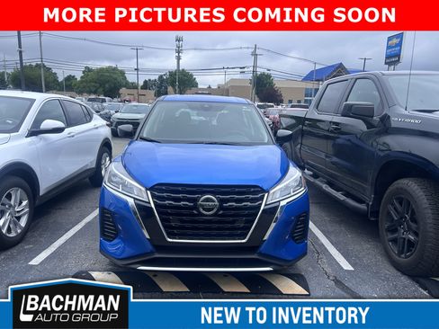 Used 2021 Nissan Kicks S FWD image 3