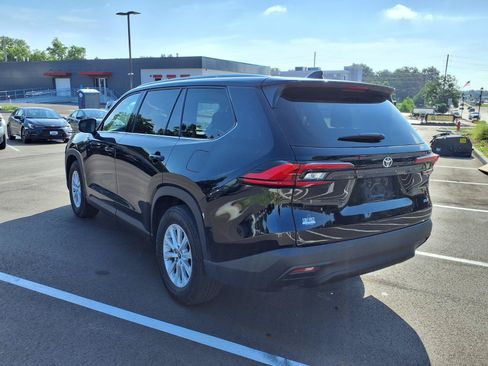 Certified 2025 Toyota Grand Highlander FWD image 28