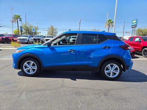 Used 2024 Nissan Kicks S FWD image 3