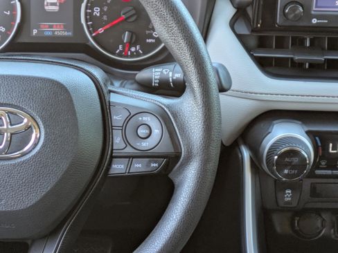 Used 2021 Toyota RAV4 XLE image 22