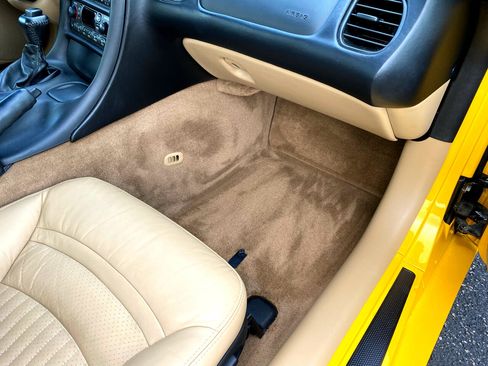 Used 2003 Chevrolet Corvette Convertible w/ Preferred Equipment Group1 image 28