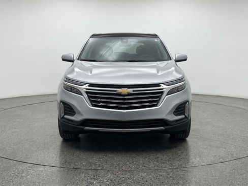 Used 2025 Chevrolet Equinox LT FWD image 2