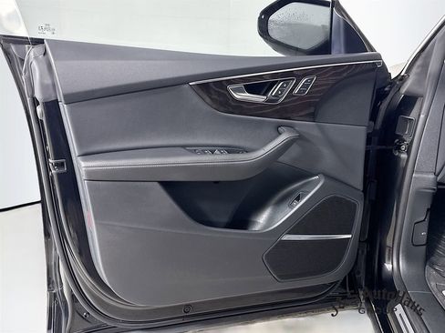 Used 2023 Audi Q8 Premium Plus w/ Premium Plus Package image 22