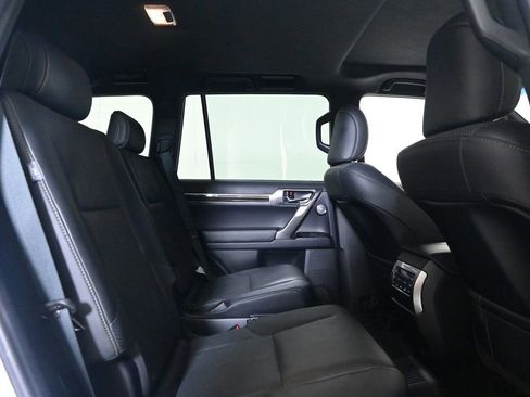 Used 2023 Lexus GX 460 Luxury image 17