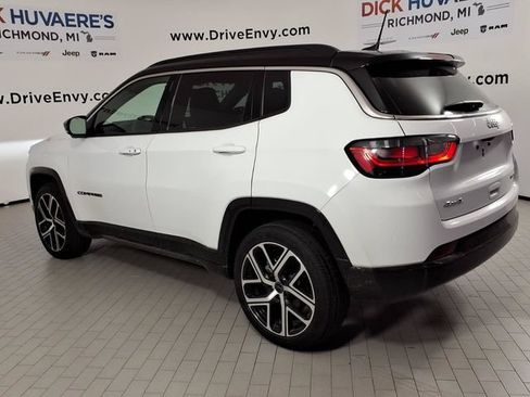 Used 2025 Jeep Compass Limited w/ Elite Group AWD/4WD image 6