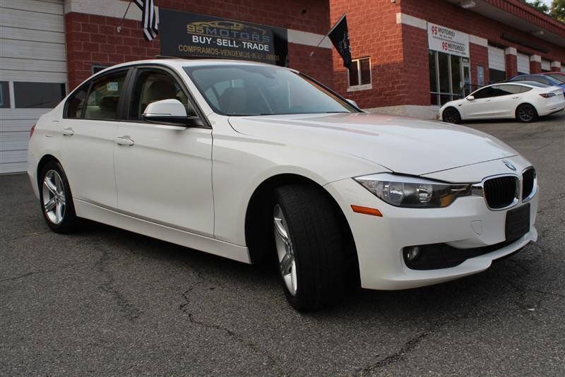 Used 2014 BMW 320i xDrive Sedan AWD/4WD image 7