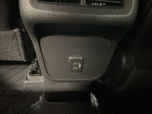 Used 2021 Chevrolet Equinox LT image 35