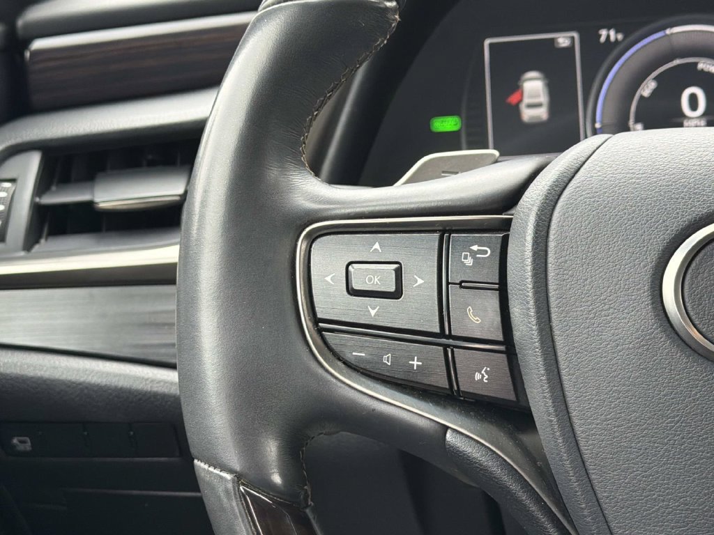 Used 2021 Lexus ES 300h w/ Accessory Package FWD image 8