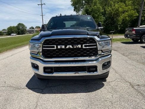 Used 2024 RAM 2500 Big Horn AWD/4WD image 4