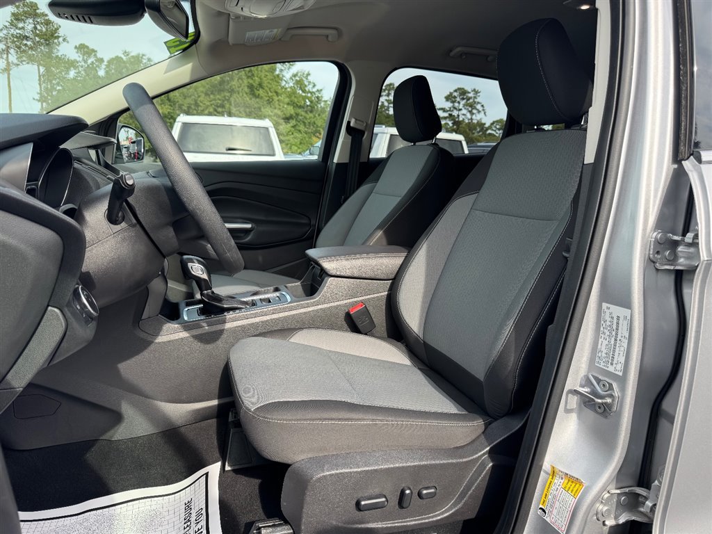 Used 2019 Ford Escape SE FWD image 18