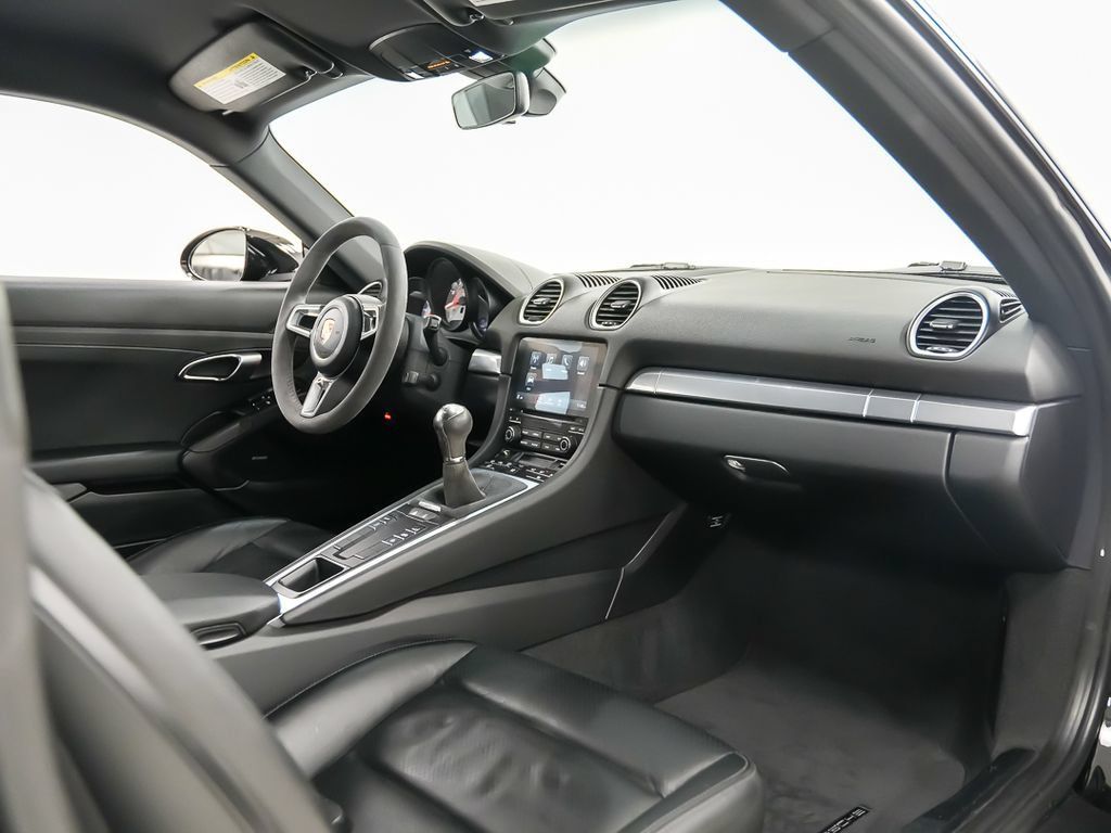 Used 2018 Porsche 718 Cayman RWD image 15