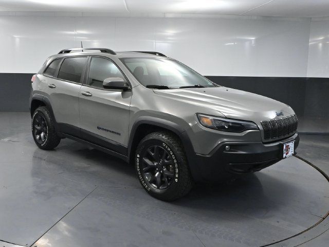 Used 2019 Jeep Cherokee Latitude AWD/4WD image 1