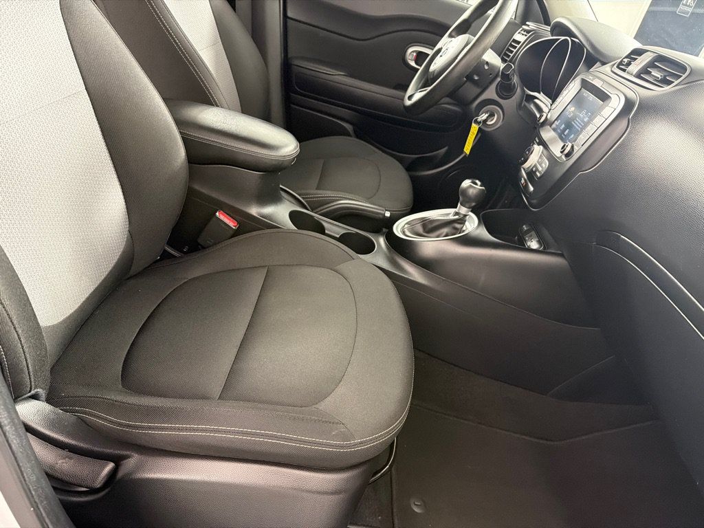 Used 2018 Kia Soul + FWD image 23