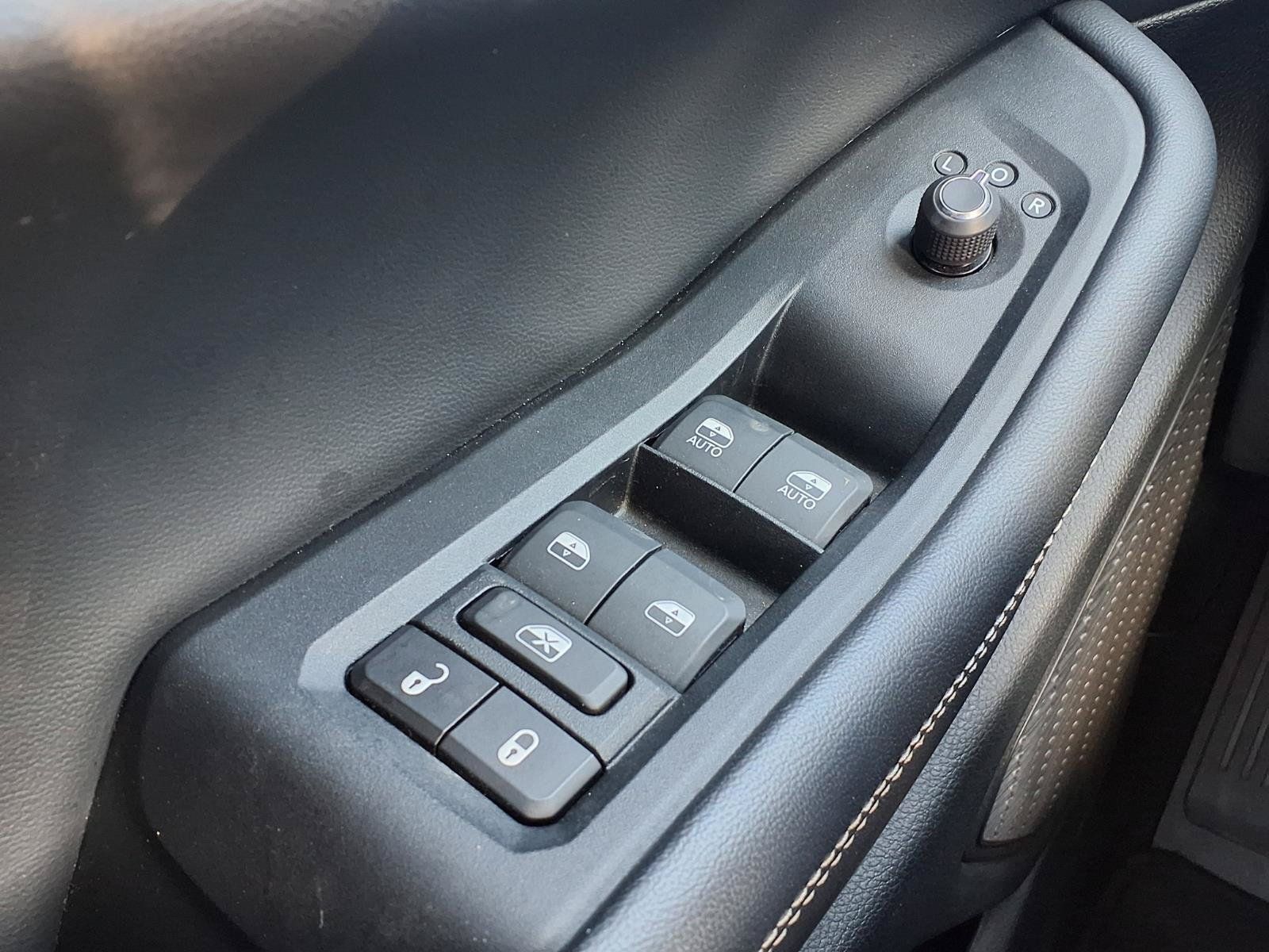 Used 2023 Jeep Grand Cherokee Limited AWD/4WD image 23