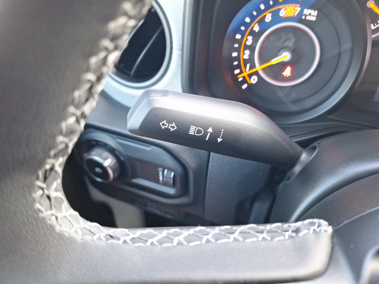 Used 2025 Jeep Wrangler Sport AWD/4WD image 22