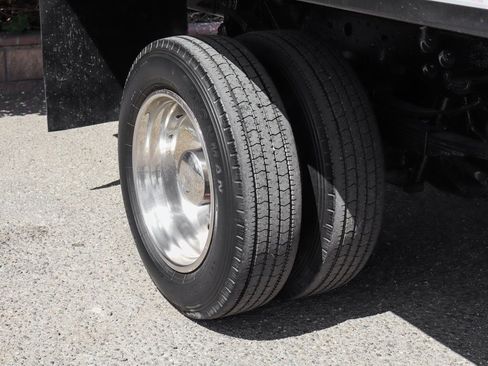 Used 2001 Ford F550 2WD Regular Cab Super Duty image 29