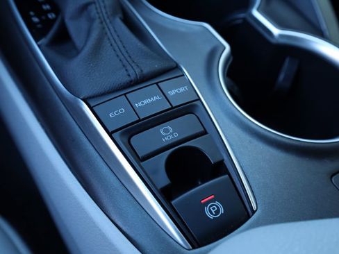 Used 2023 Toyota Camry XLE image 11