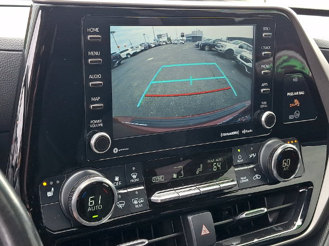 Used 2022 Toyota Highlander XLE AWD/4WD image 13