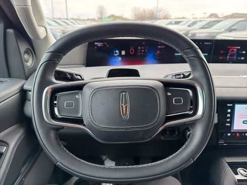 Certified 2025 Lincoln Navigator L Reserve image 24