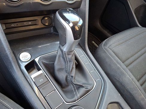 Used 2022 Volkswagen Tiguan S image 14