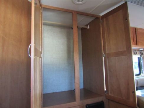 Used 2017 Ford E-450 and Econoline 450 Super Duty w/ Motorhome Prep Package image 47