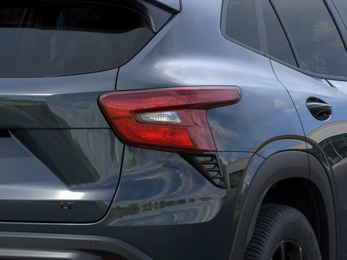 New 2026 Chevrolet Trax LT w/ Driver Confidence Package FWD image 11
